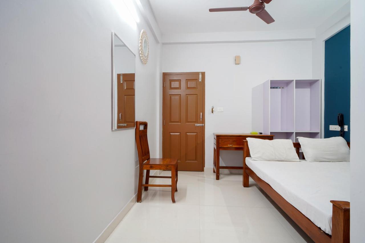 Reach Residency Hotel Kochi Bagian luar foto