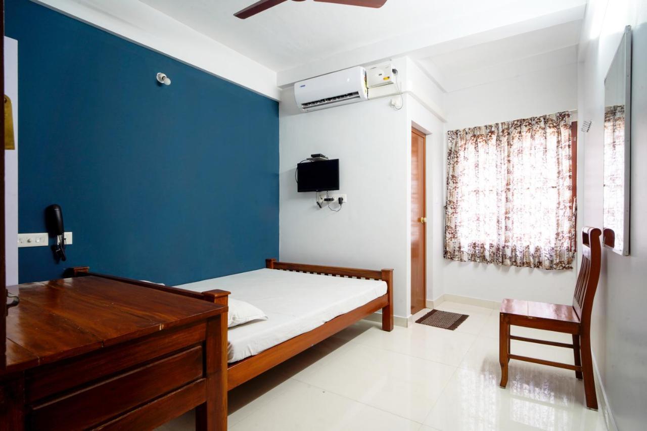 Reach Residency Hotel Kochi Bagian luar foto