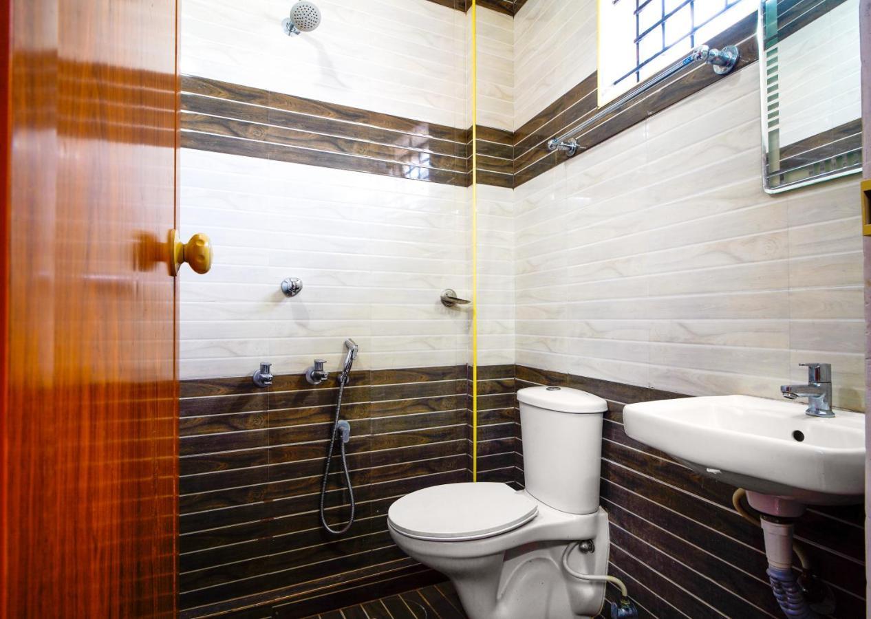 Reach Residency Hotel Kochi Bagian luar foto