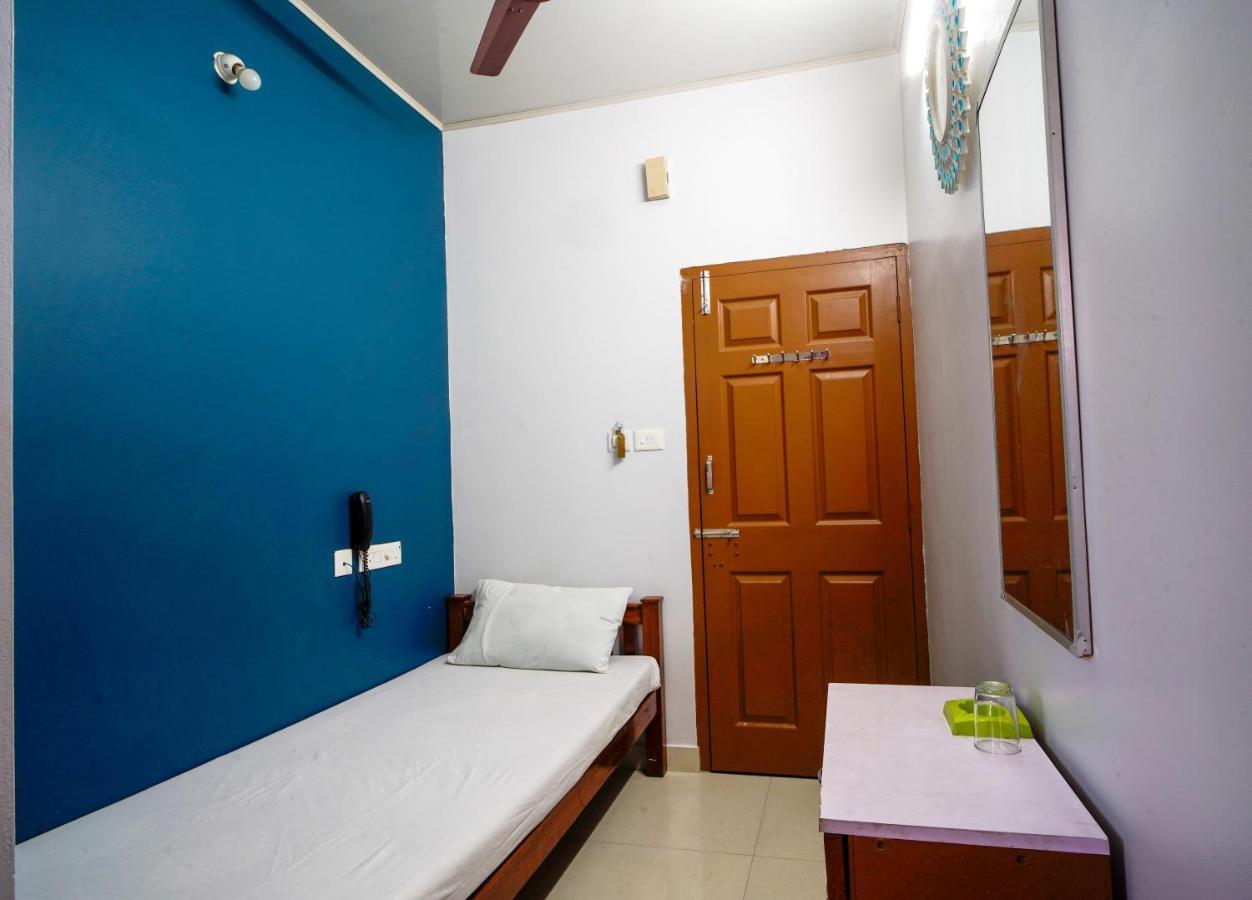 Reach Residency Hotel Kochi Bagian luar foto