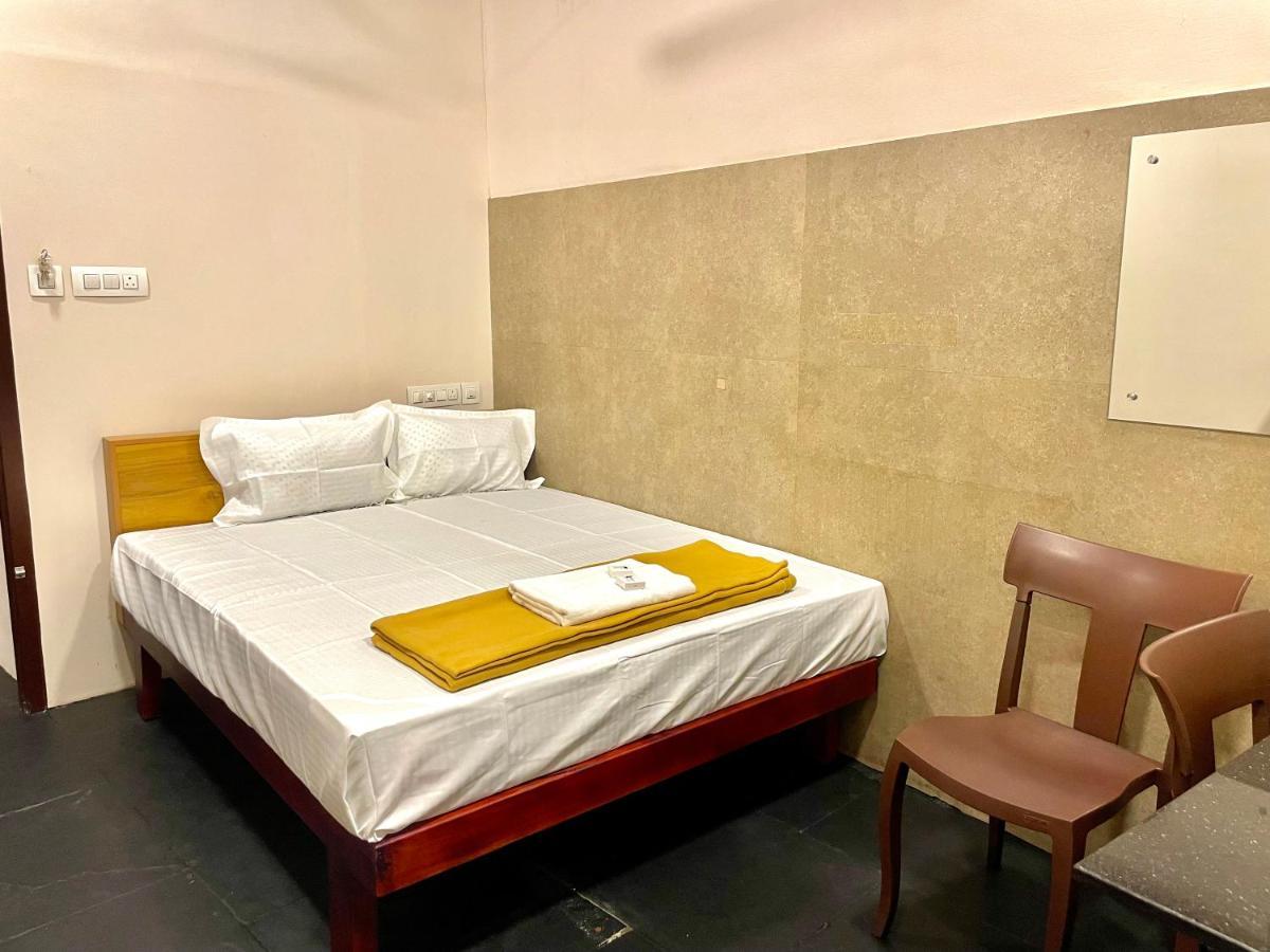 Reach Residency Hotel Kochi Bagian luar foto