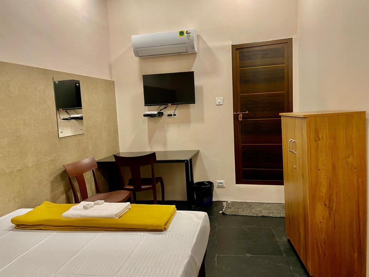 Reach Residency Hotel Kochi Bagian luar foto