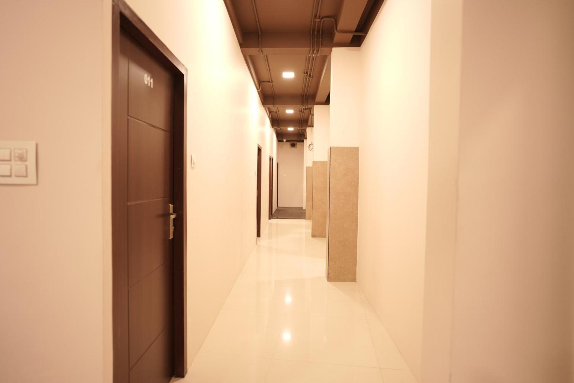 Reach Residency Hotel Kochi Bagian luar foto