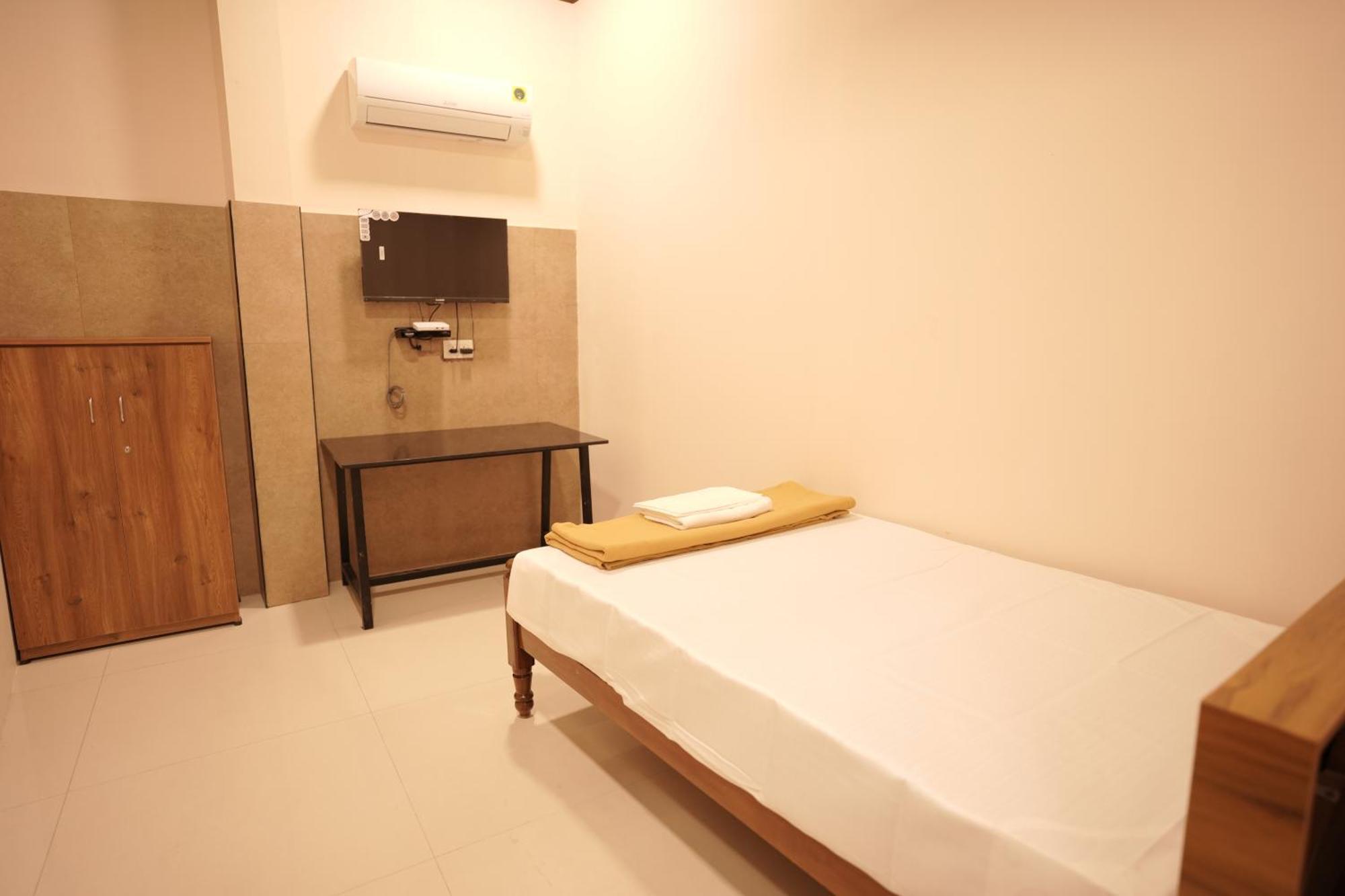 Reach Residency Hotel Kochi Bagian luar foto