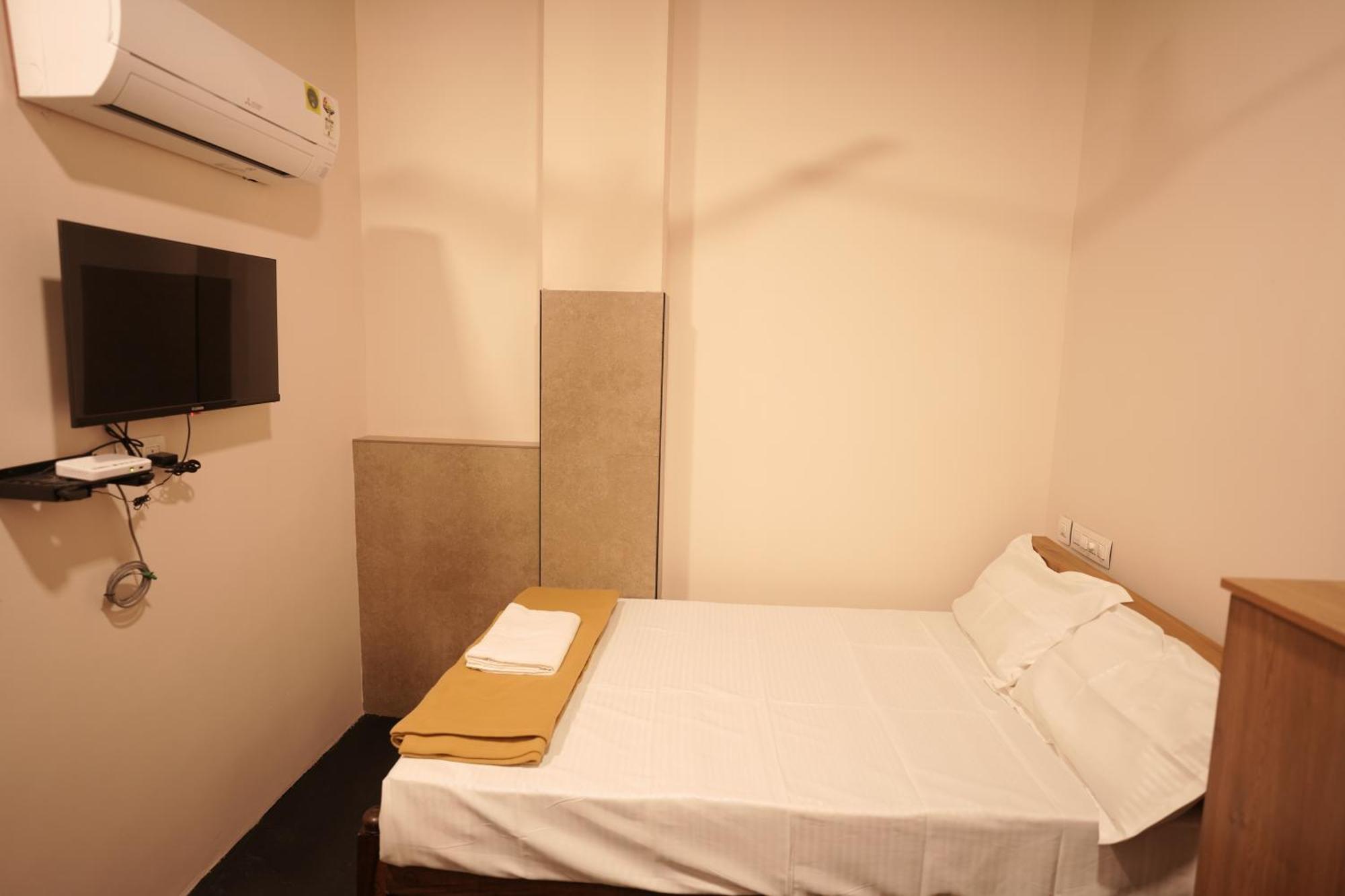 Reach Residency Hotel Kochi Bagian luar foto