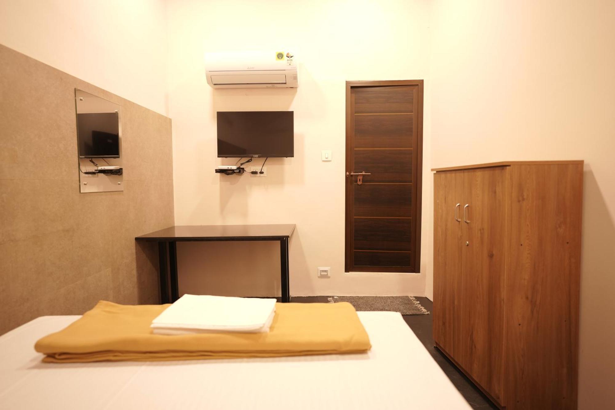 Reach Residency Hotel Kochi Bagian luar foto