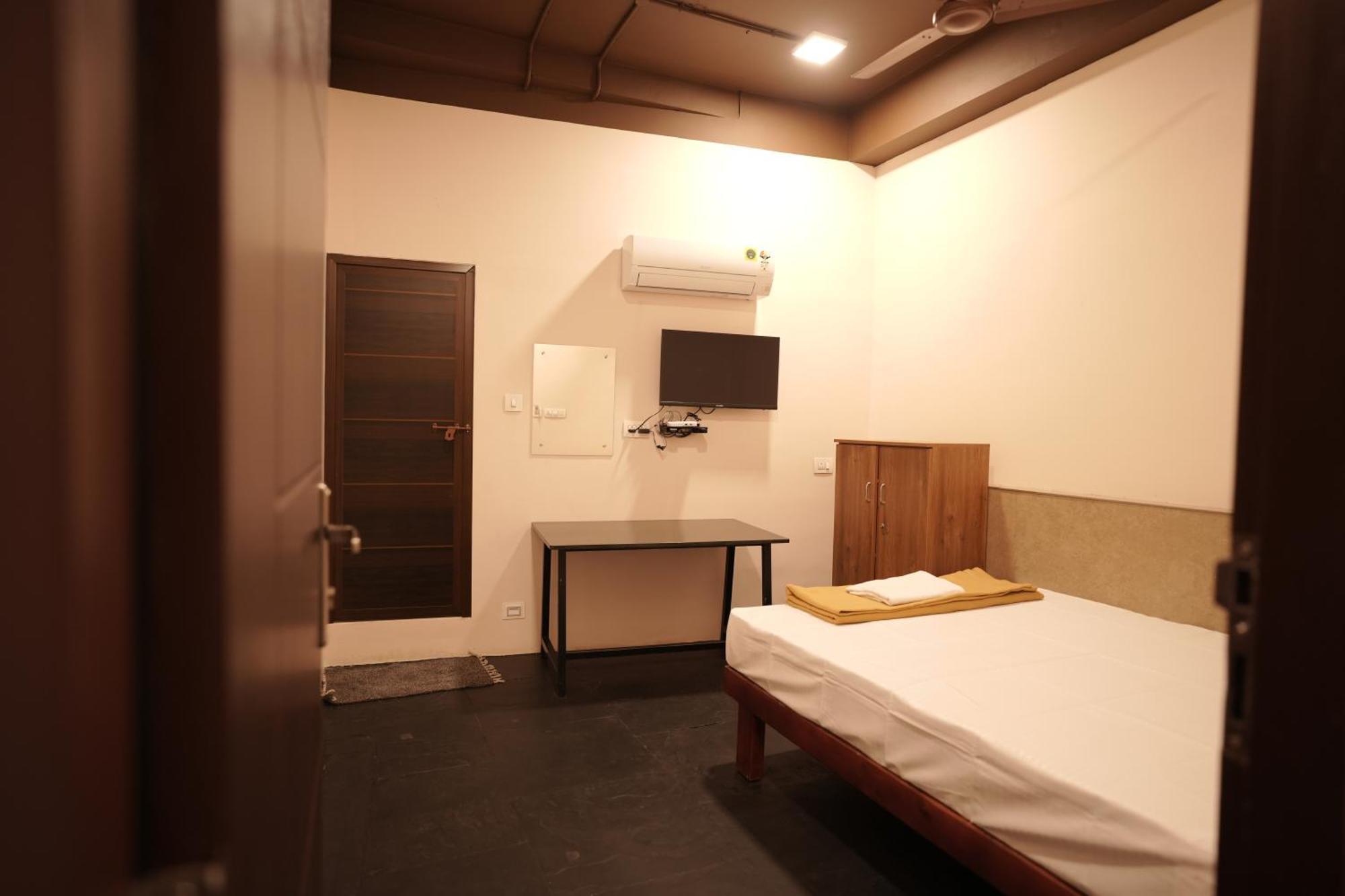 Reach Residency Hotel Kochi Bagian luar foto