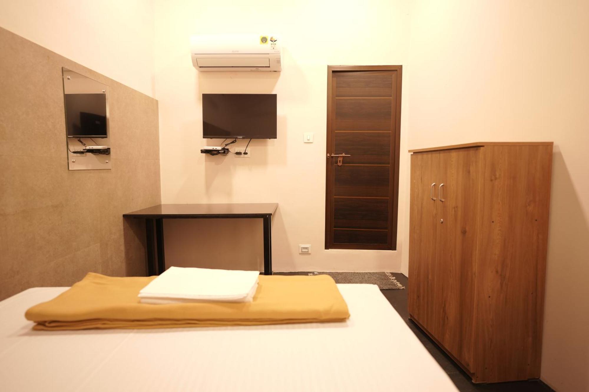 Reach Residency Hotel Kochi Bagian luar foto