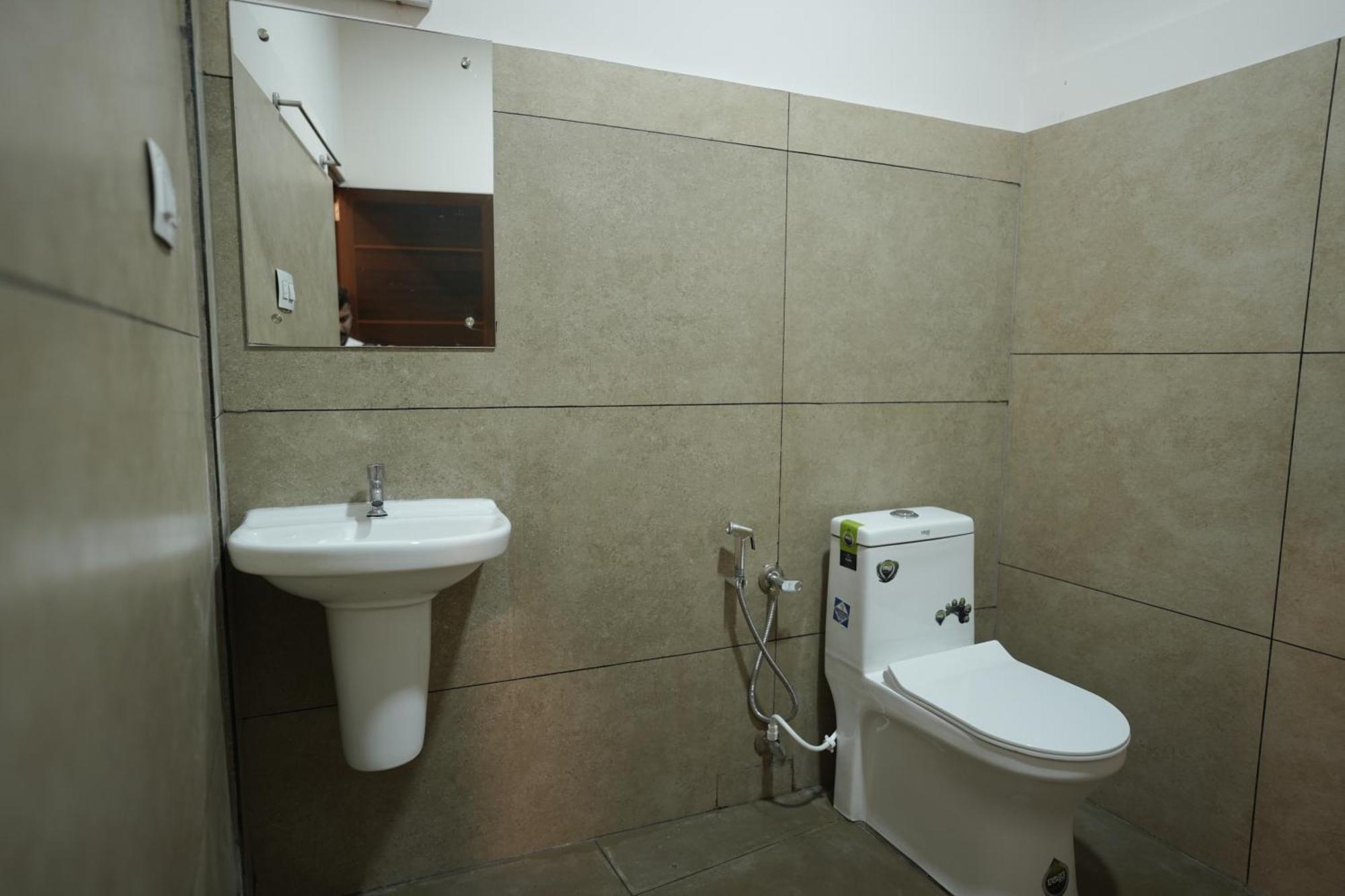 Reach Residency Hotel Kochi Bagian luar foto