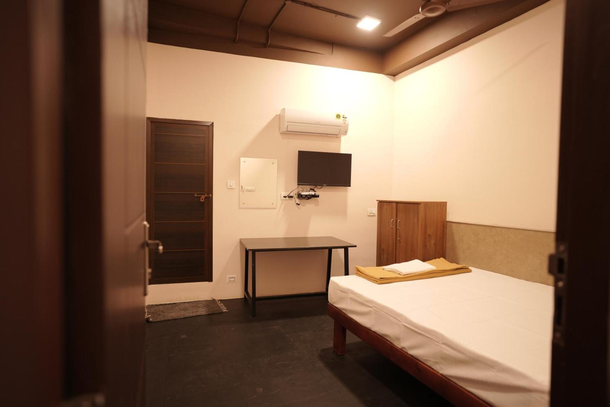 Reach Residency Hotel Kochi Bagian luar foto