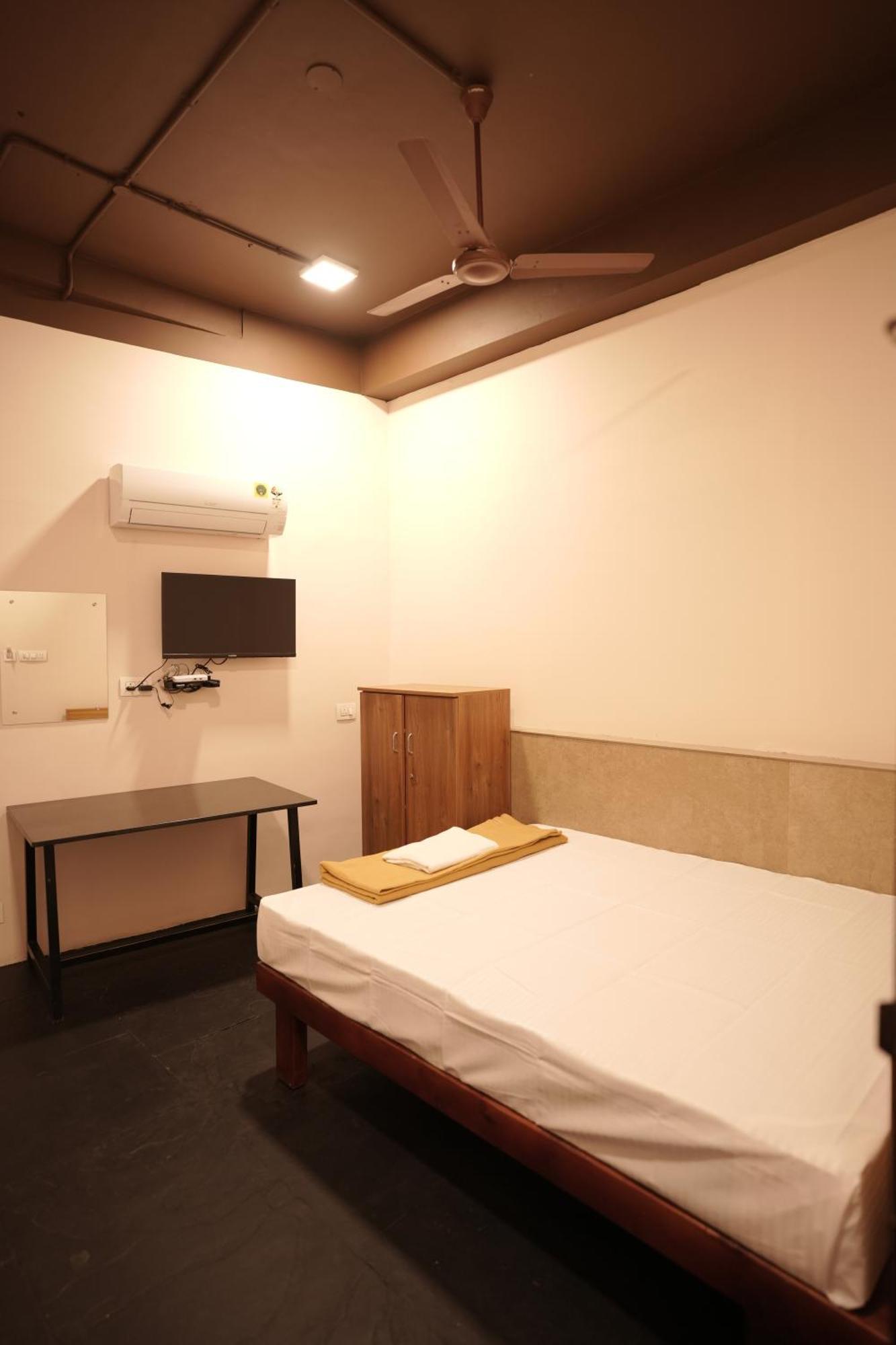 Reach Residency Hotel Kochi Bagian luar foto