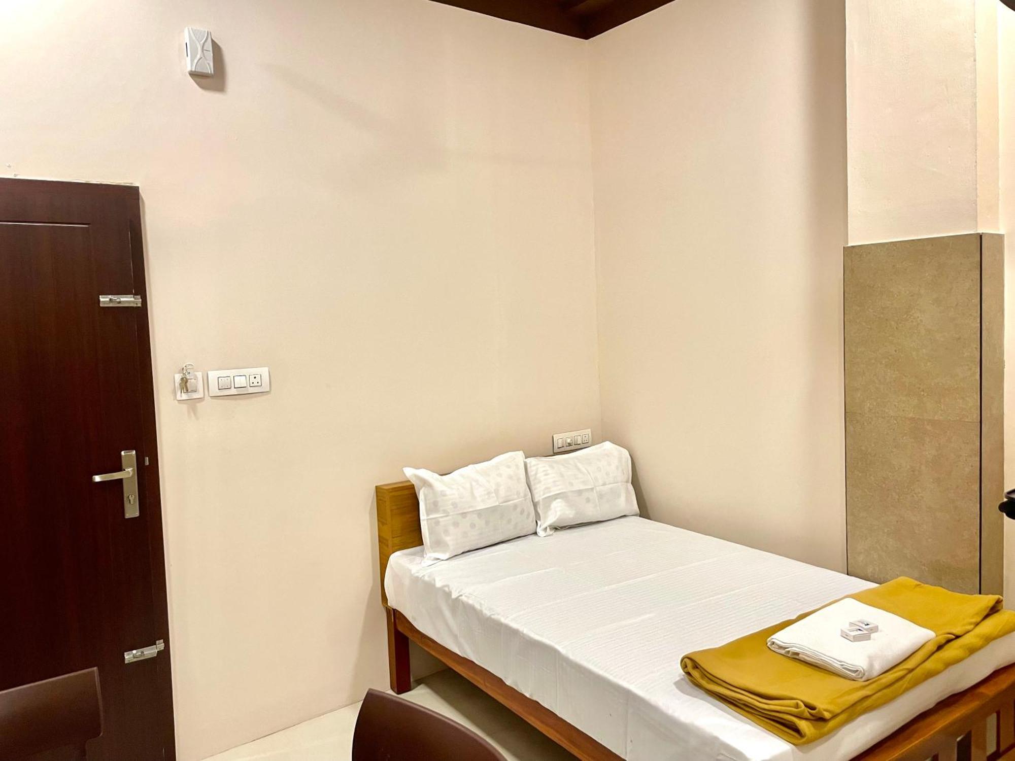 Reach Residency Hotel Kochi Bagian luar foto