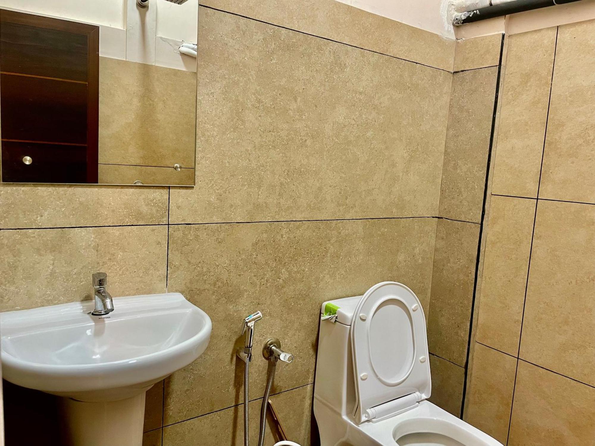 Reach Residency Hotel Kochi Bagian luar foto